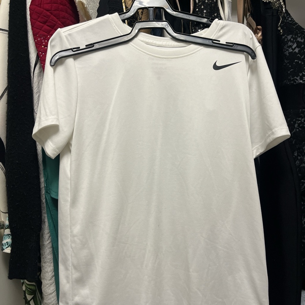 Nike Men's Classic White Tee